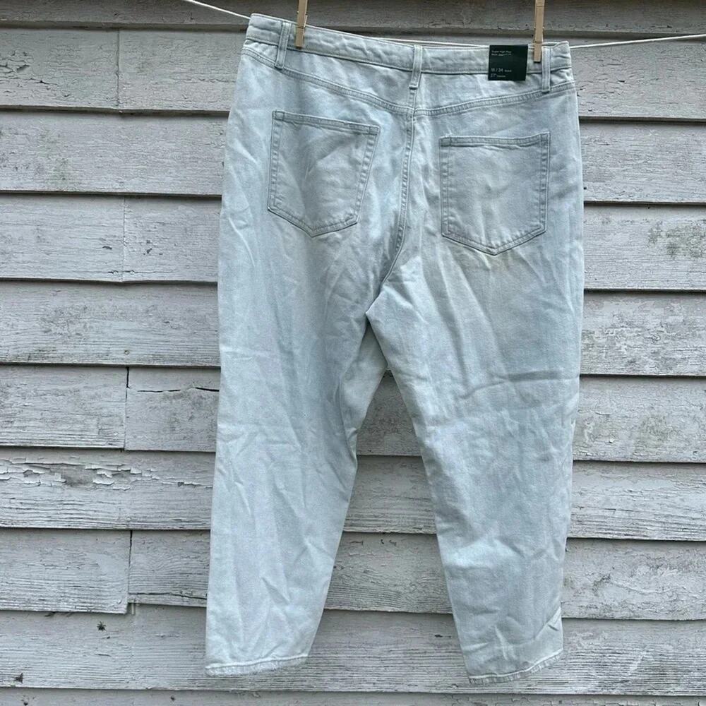 Wild Fable SUPER HIGH-RISE MOM EAN
MOM JEANS DE TIRO SUPER ALTO size 18 - Picture 2 of 5
